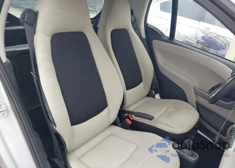 2015 Smart Fortwo Electric Drive Passion from USA, damaged, VIN WMEEJ9AA4FK831076